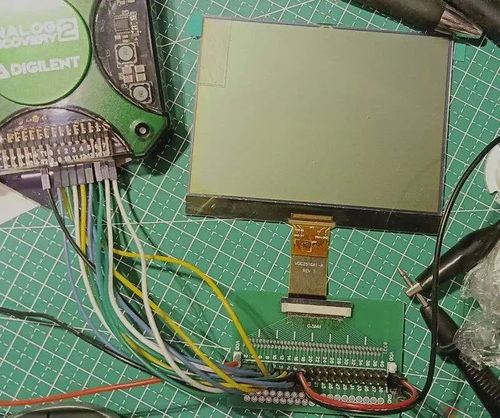 太牛了,技术大佬把没资料的电子产品逆向了